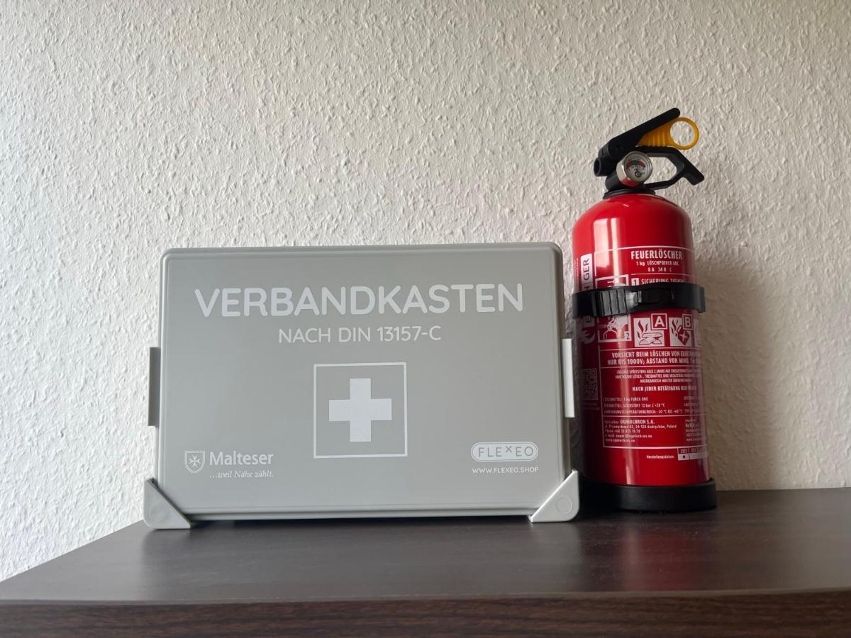 Monteur-& Ferienwohnung Eichmann Dresda Esterno foto