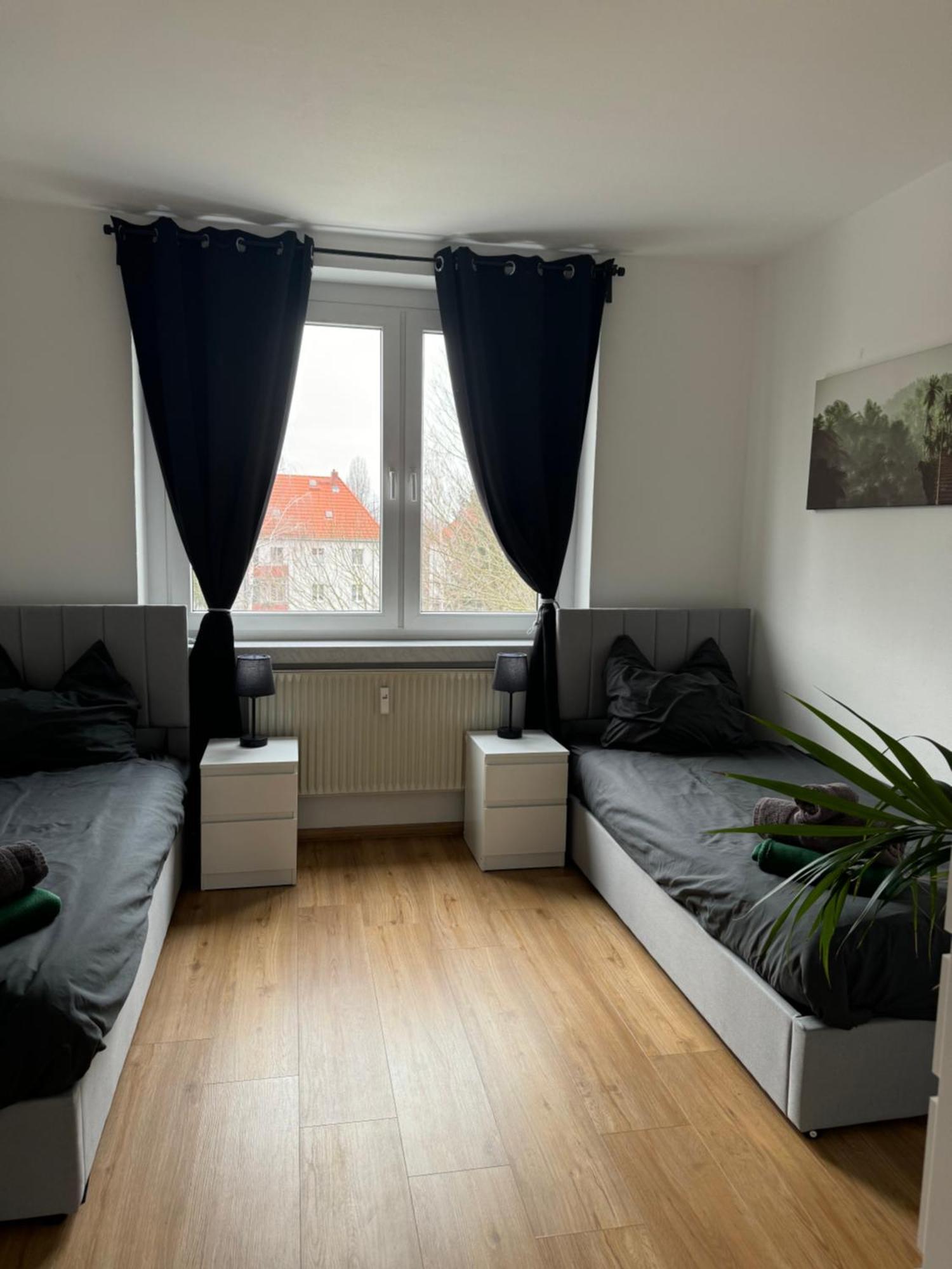 Monteur-& Ferienwohnung Eichmann Dresda Esterno foto